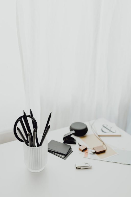 Simple Tips for Organizing a Clutter-Free and Functional Workspace at Home
